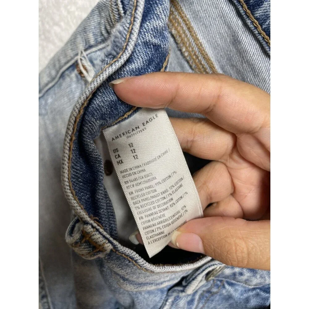 American Eagle 90's Boyfriend Short Denim Light Wash Size 12 Stretch Distressed - Picture 3 of 8
